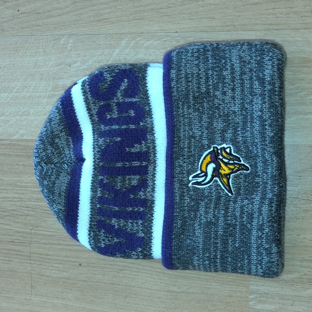 NFL Team Minnesota Vikings Embroidered 100% Acrylic Purple Gray Cuffed Beanie